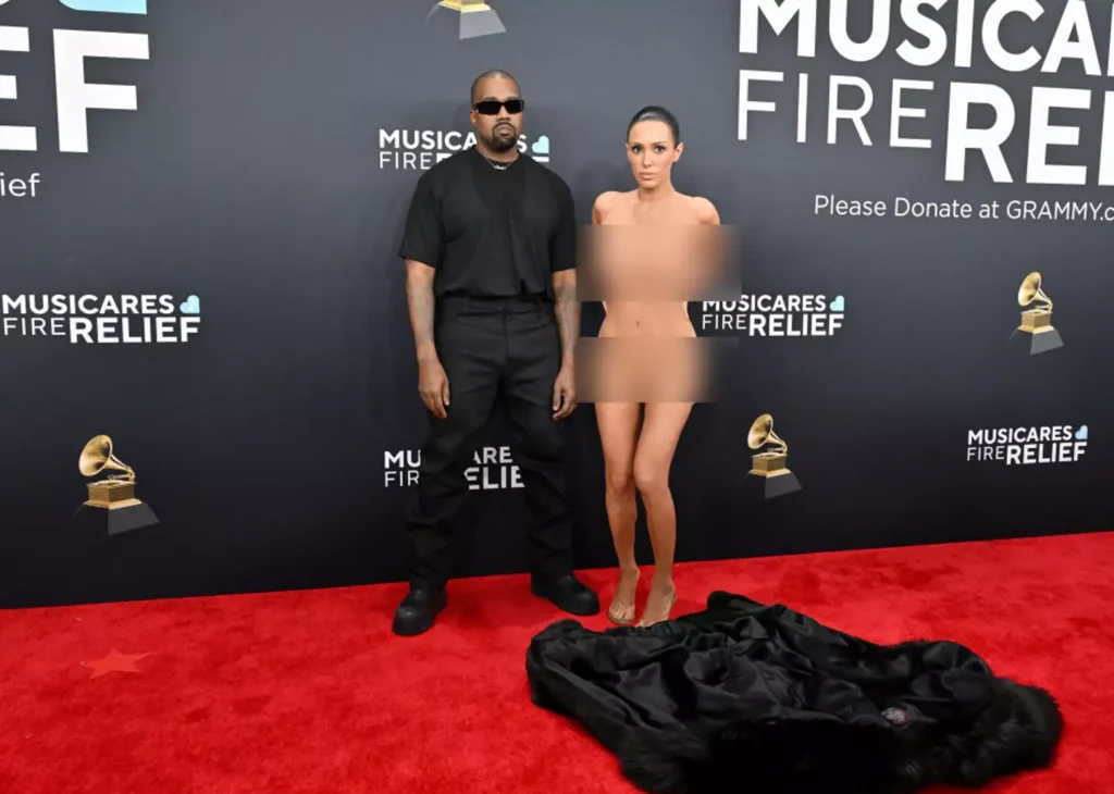 Bianca Censori Grammy 2025 -lookki